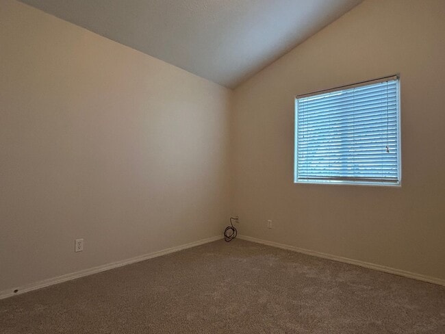 Building Photo - Three Bedroom Duplex