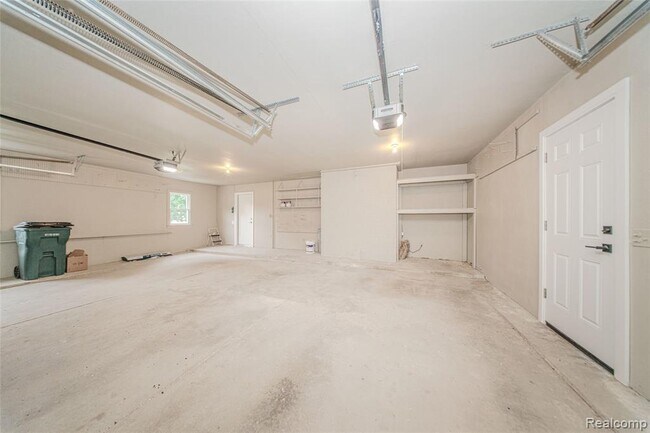 Building Photo - 21993 Riverview Dr
