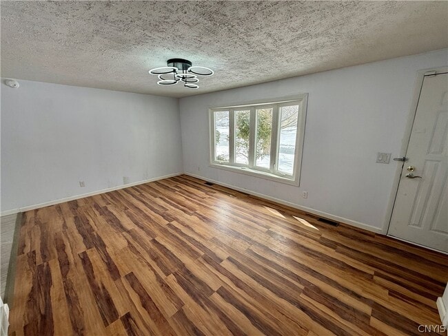 Building Photo - 2 Ilex Ln