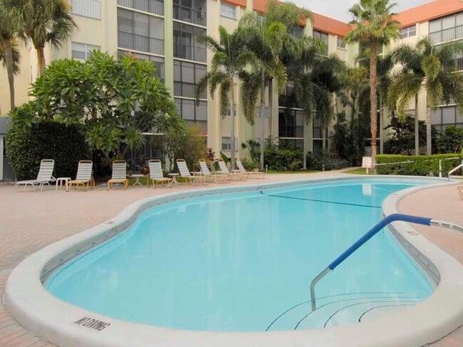 Building Photo - 5321 NE 24th Terrace