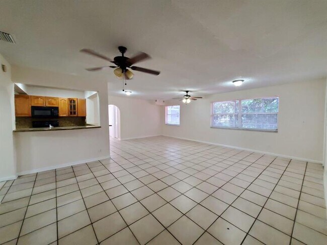 Building Photo - 3377 NW 22nd St