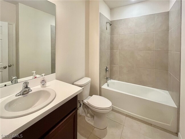 Building Photo - 1009 NE 11th St