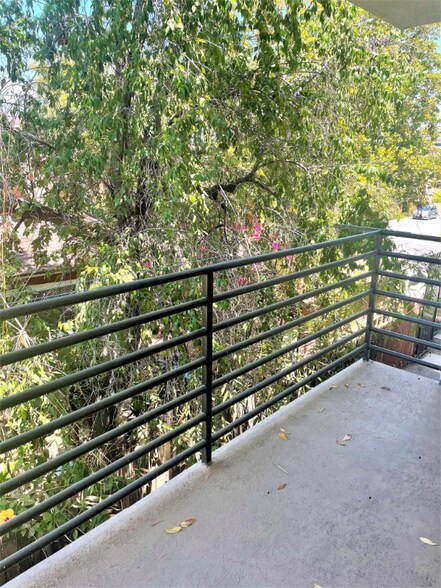 Building Photo - 503 S Adams St