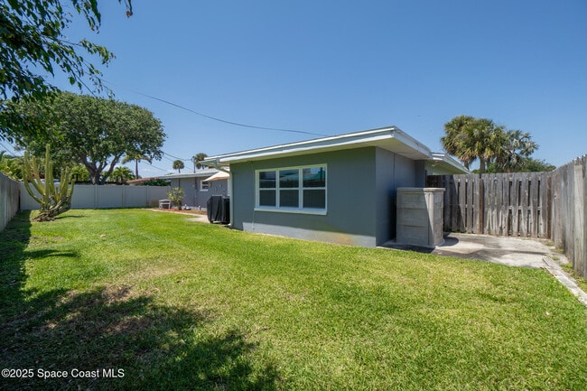Building Photo - 346 Cyprus Dr