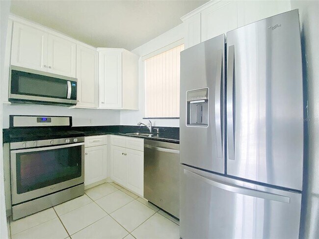 Building Photo - 403 Laurel Cove Way
