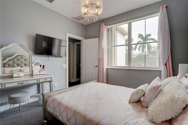 Building Photo - 1364 Harbor View W