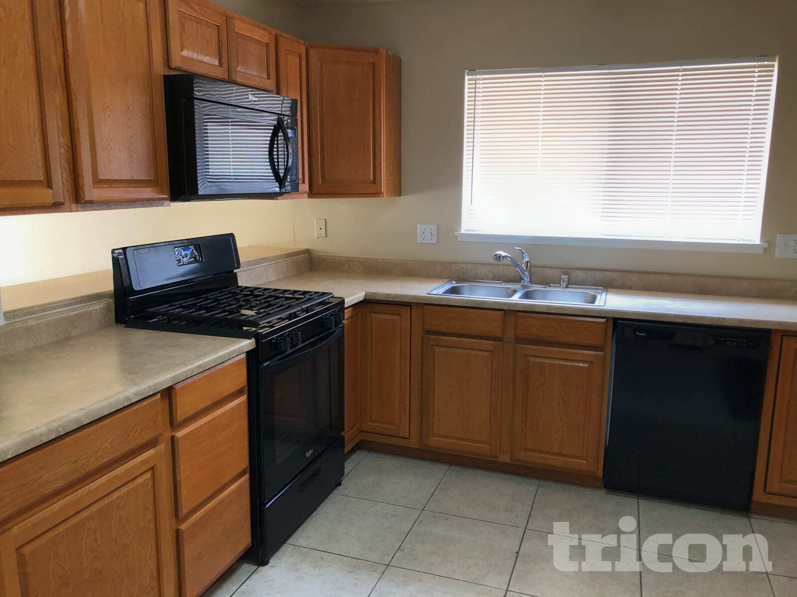 Building Photo - 4263 Powell Ave