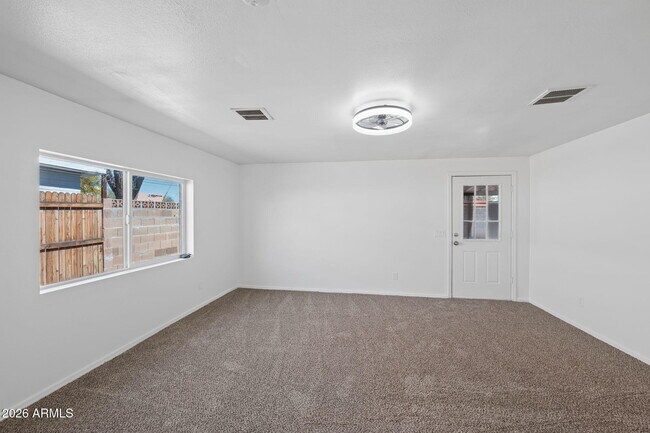 Building Photo - 7 S Catalina St