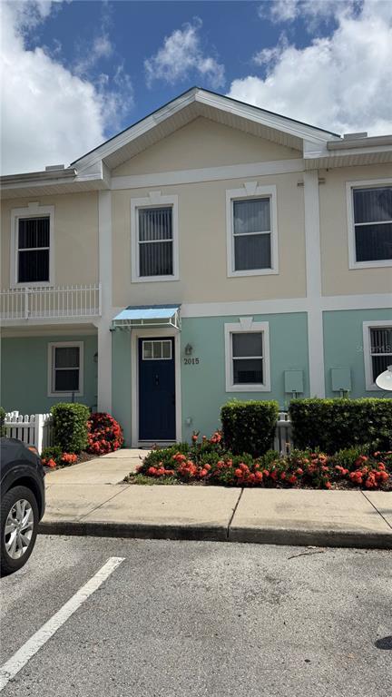 Building Photo - 2015 Grand Oak Dr