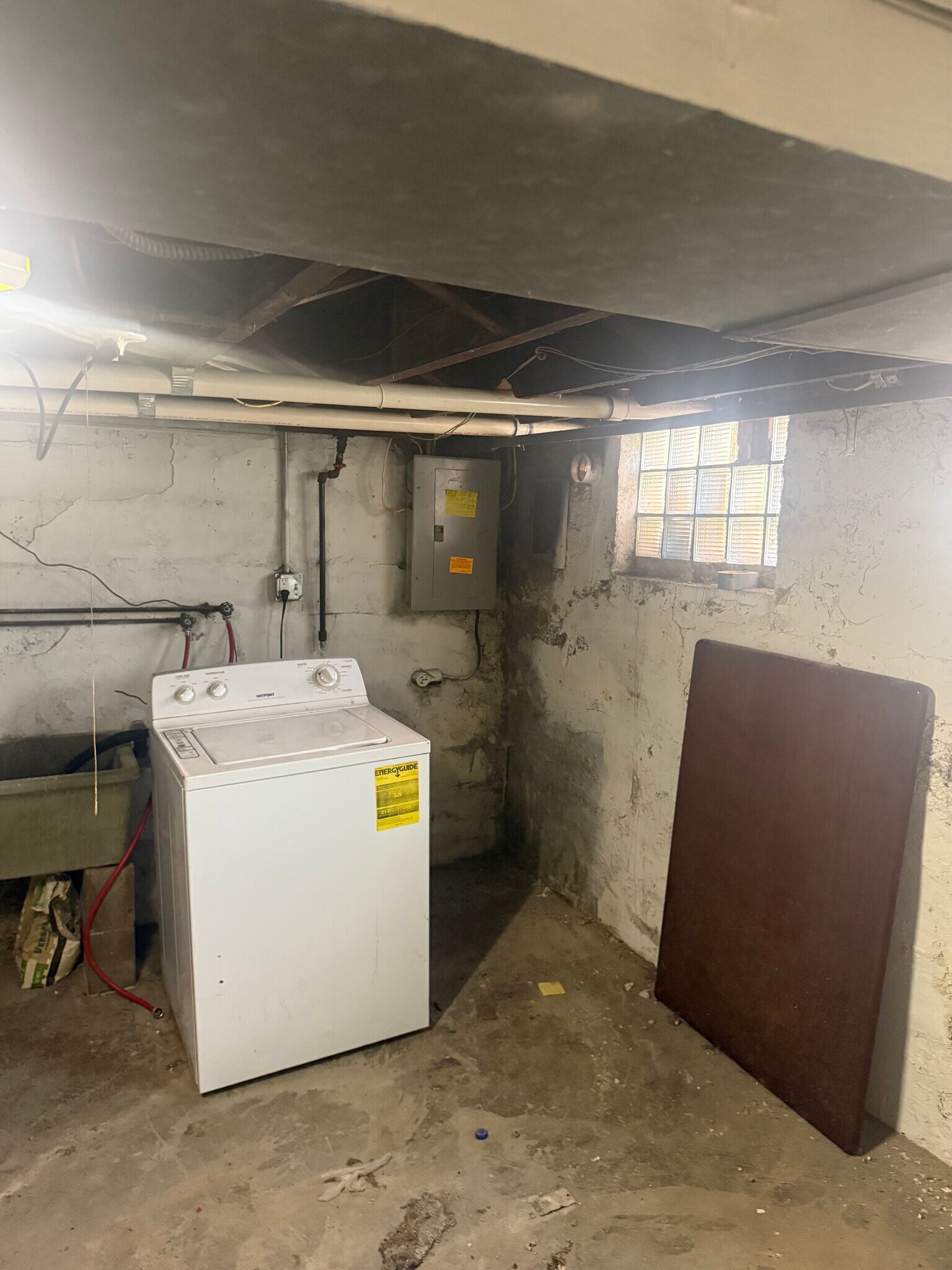 basement - 1305 Airbrake Ave