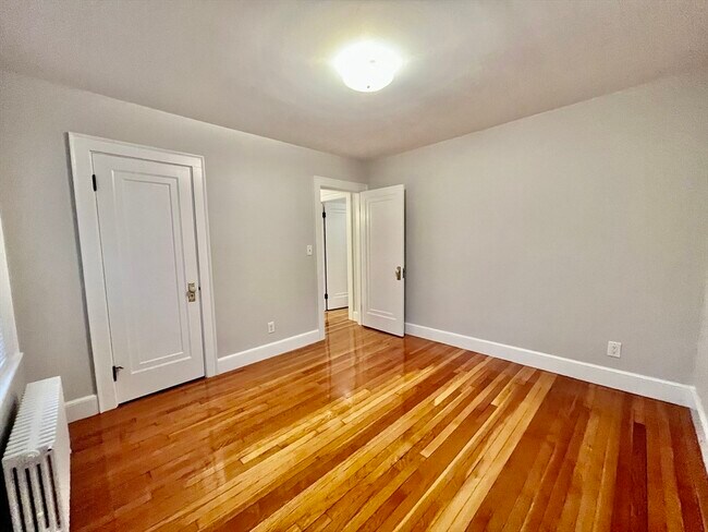 Building Photo - 94 Glendale Rd