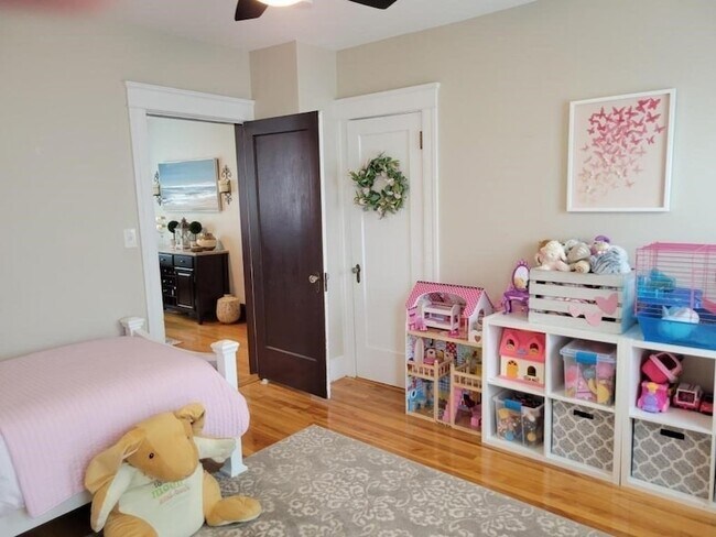 Building Photo - 352 Chandler St