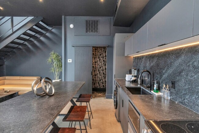 Building Photo - 2683 Blodgett St