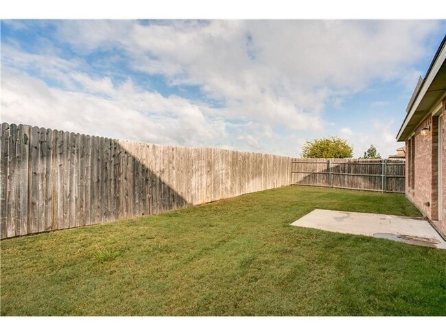 Building Photo - Welcome Home 3-2-2 Melissa ISD