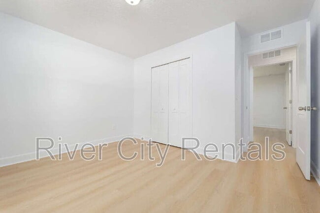 Building Photo - 5403 Laredo St