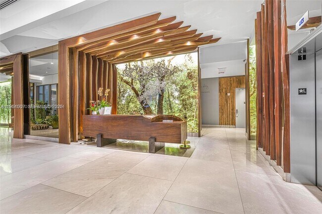 Building Photo - 1010 Brickell Ave