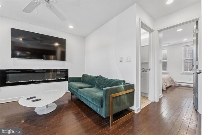 Building Photo - 1331 S Woodstock St