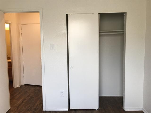 Building Photo - 10328 Woodleaf Dr