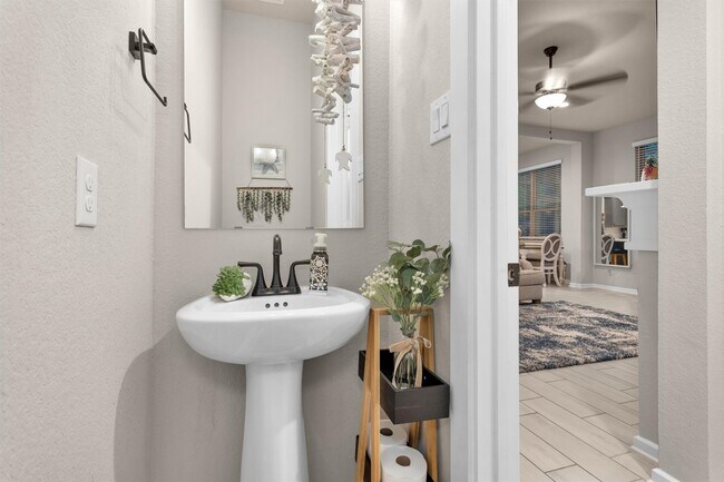 Building Photo - 579 Longleaf Pine Dr