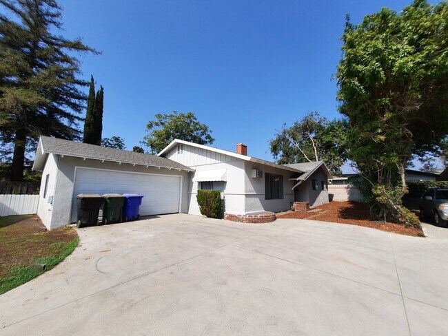 Primary Photo - 9135 Arcadia Ave
