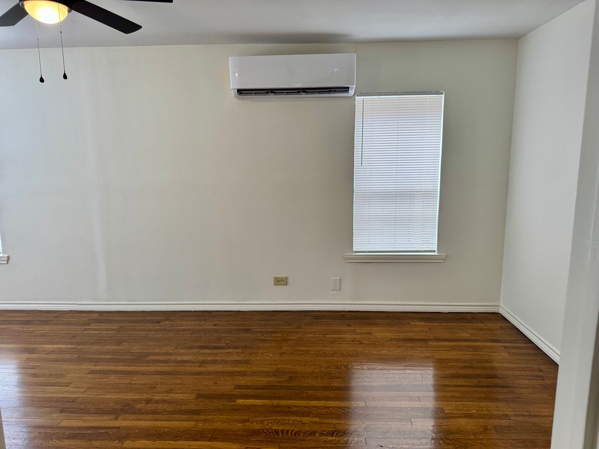 Building Photo - 513 Eleanor Ave