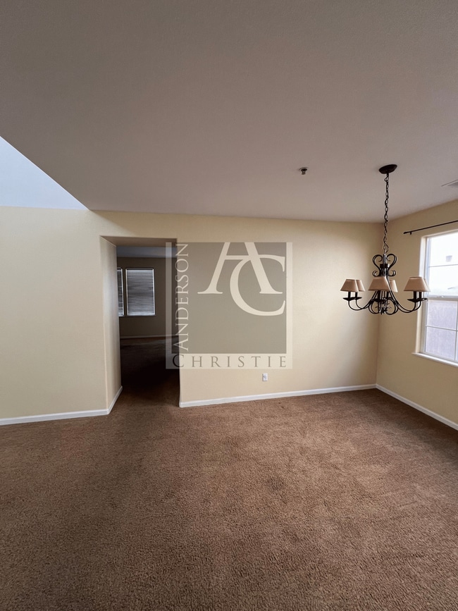 Building Photo - 4br in Bay Breeze Community