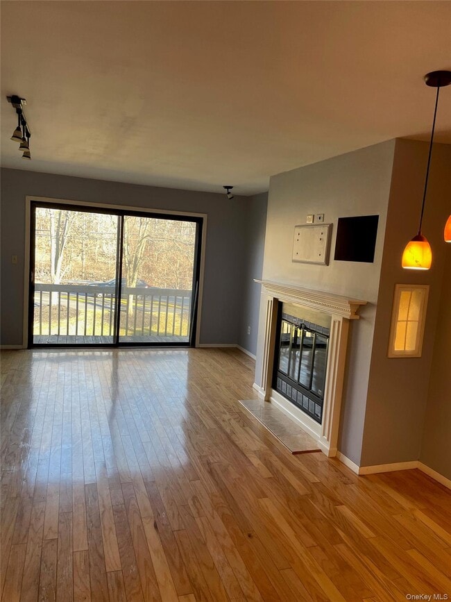 Building Photo - 110 Town Hill Condominium