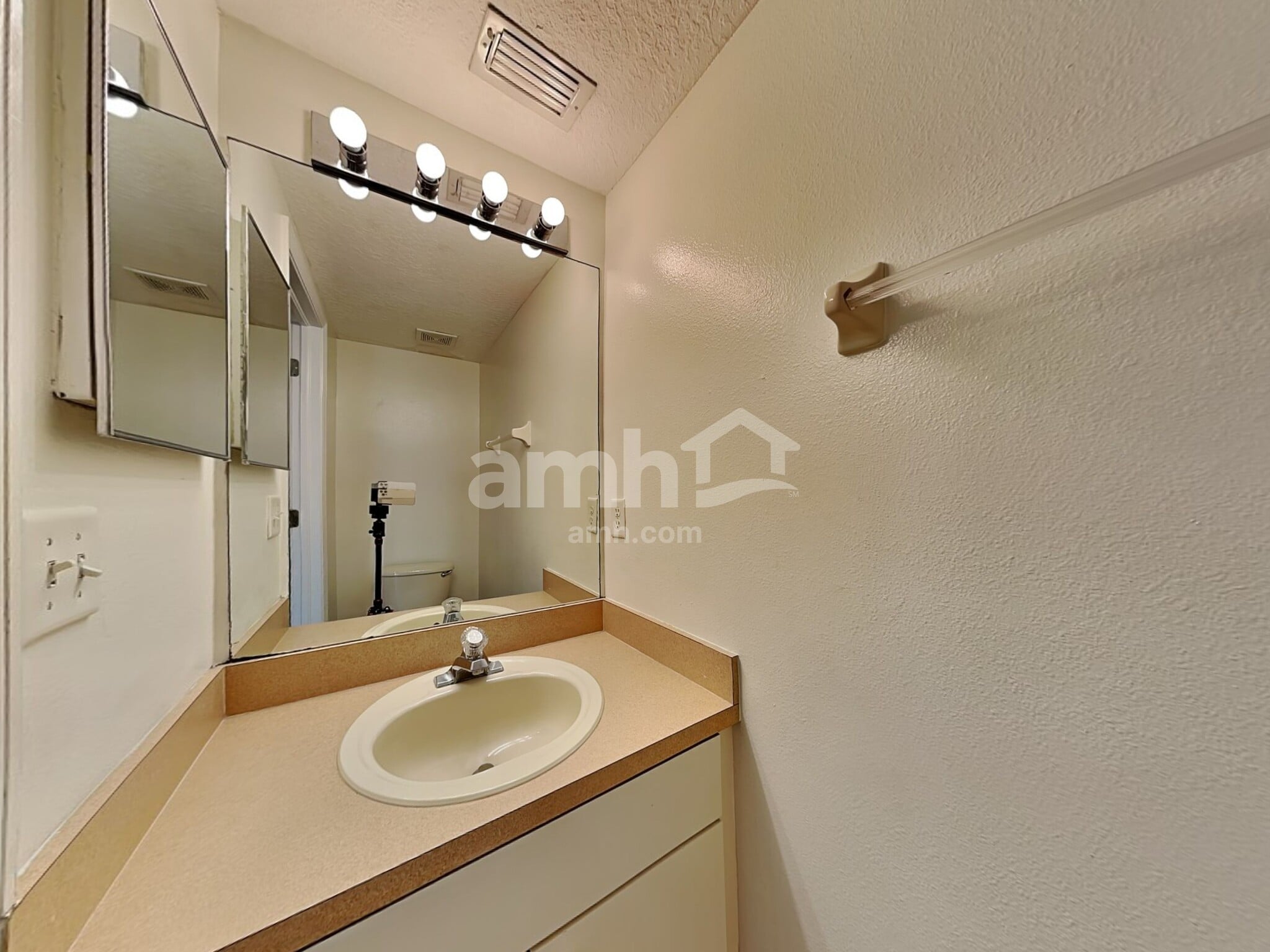 Building Photo - 6516 Summer Cove Dr