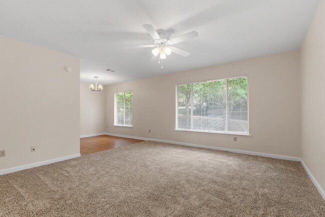 Building Photo - 2188 Claremont Ln