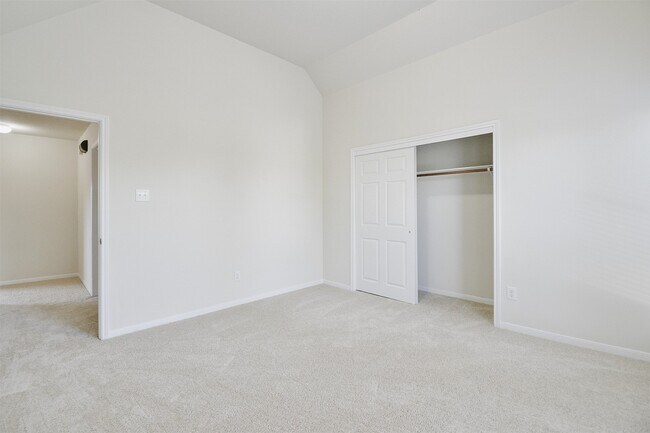 Building Photo - 6614 Halcyon Days Dr