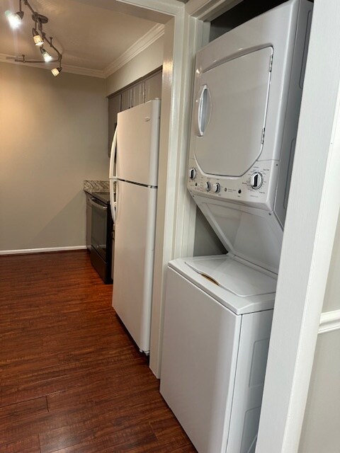 Building Photo - 2116 Hobbs Rd