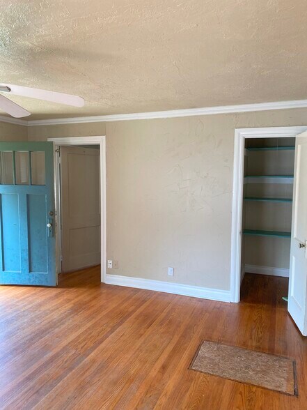 Building Photo - 325 E Duffy St