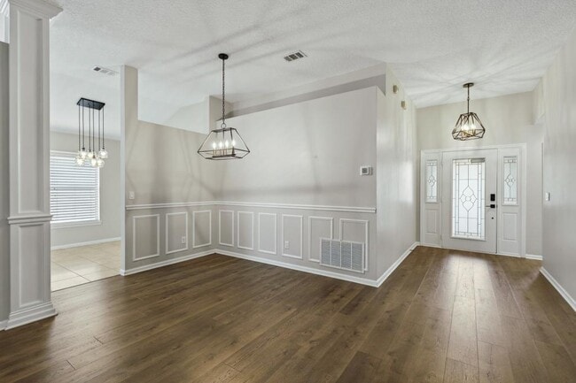 Building Photo - 1727 Canopy Oaks Dr