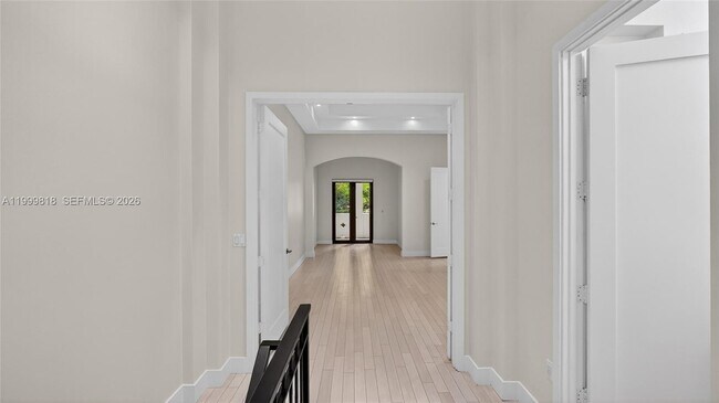 Building Photo - 622 Malaga Ave