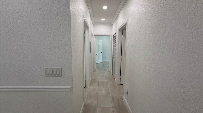Building Photo - 16303 Enclave Village Dr