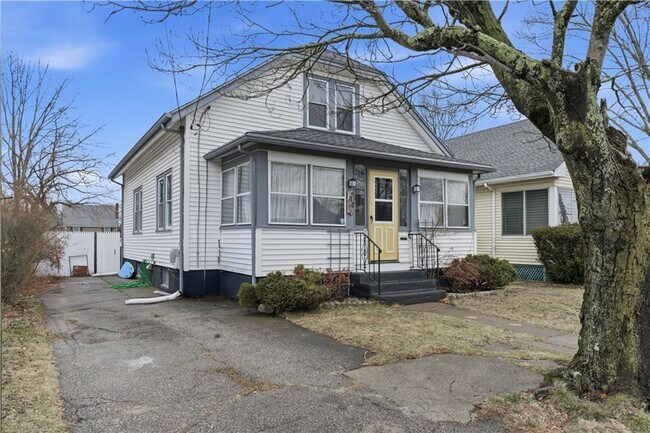 Building Photo - 44 Holburn Ave