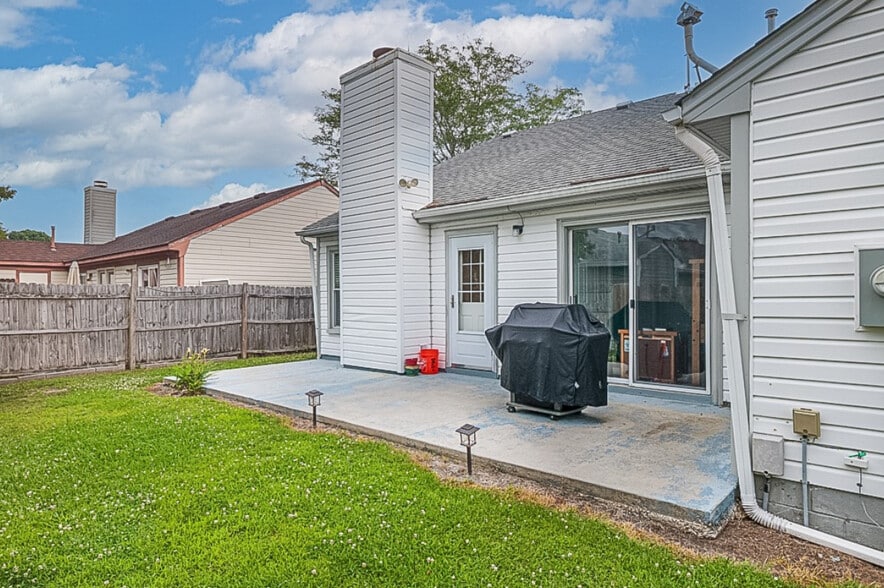 Building Photo - 1705 Maryus Ct