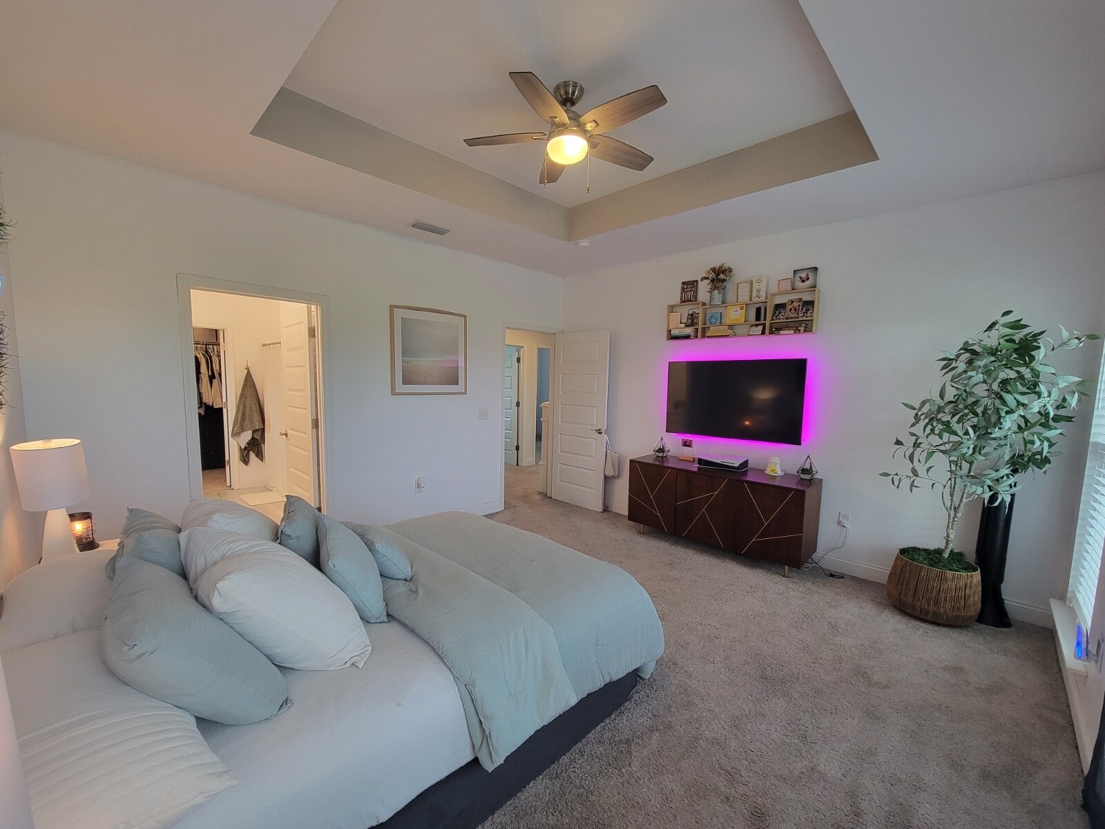 Building Photo - 652 Helen Ave