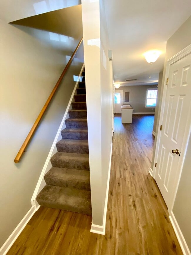 Building Photo - 6437 Village Woods Ct