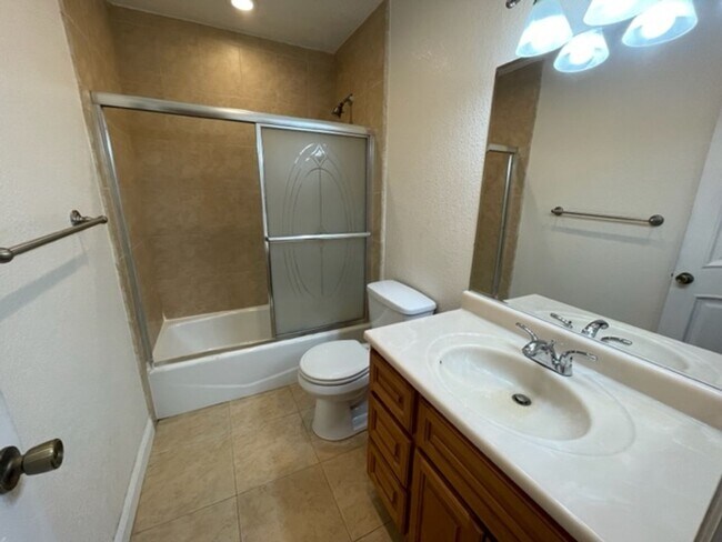 Building Photo - 1825 Stokes St