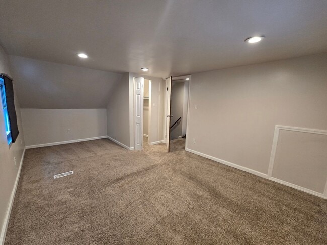 Building Photo - Beautiful 3 Bedroom 2 Full Bathroom Home in Penn Hills - Available NOW!