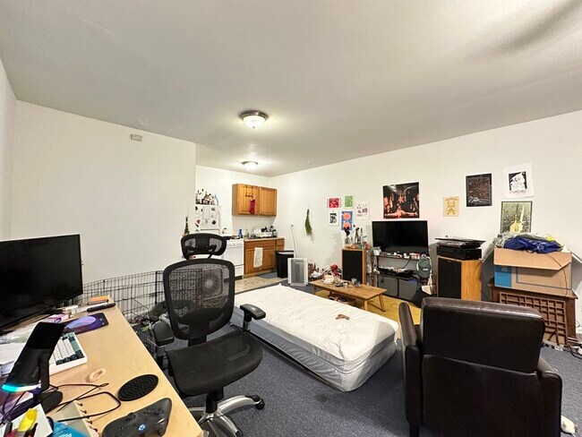 Building Photo - 5710 N Winthrop Ave