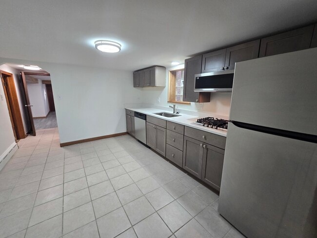 Building Photo - 2839 N Austin Ave