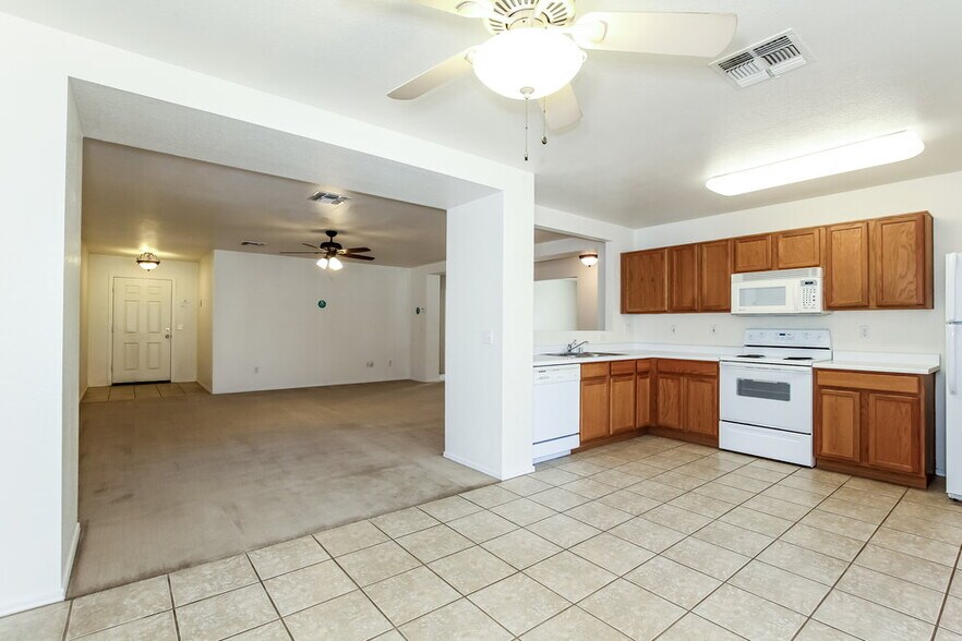 Building Photo - 3108 W Lucia Dr