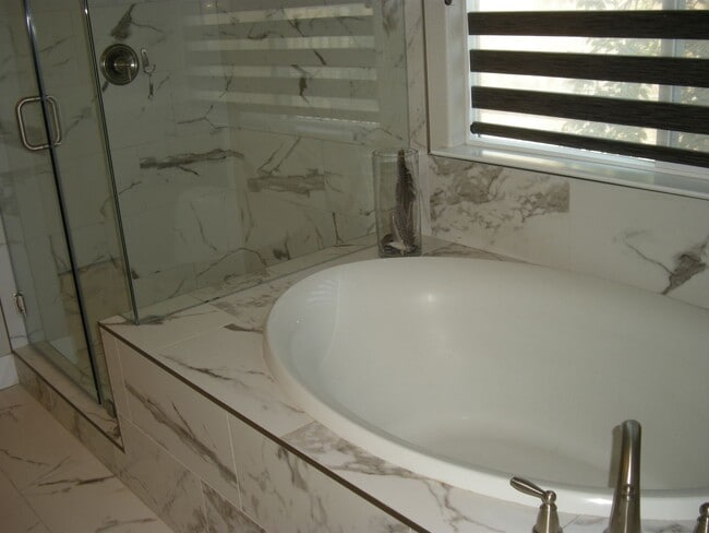 Building Photo - Fully Furnished or Unfurnished Four Bedroo...
