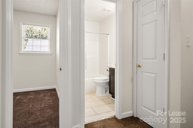 Building Photo - 608 Bethpage Rd