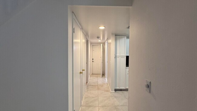 Building Photo - 9243 Green Meadows Way
