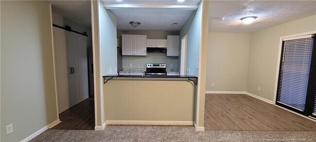 Building Photo - 667 Bartons Landing Pl