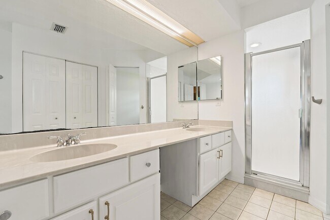 Building Photo - 3463 Canal Ct