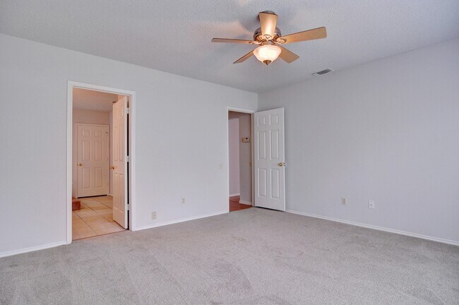 Building Photo - 2501 Country Creek Ln
